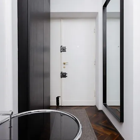 شقة Atmospheric 1 Bedroom By Renters وارسو