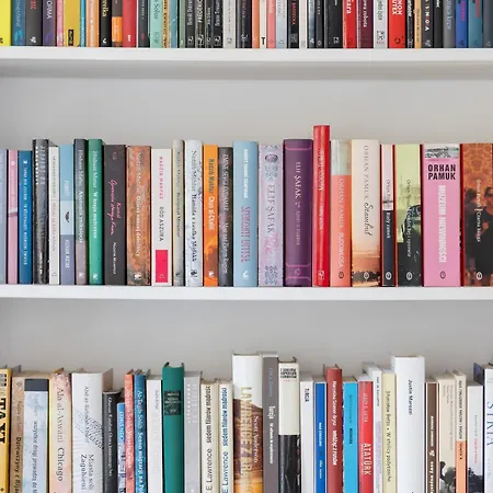 Atmospheric 1 Bedroom By Renters Варшава