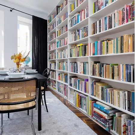 Atmospheric 1 Bedroom By Renters Warszawa