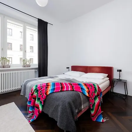 Atmospheric 1 Bedroom By Renters Lägenhet